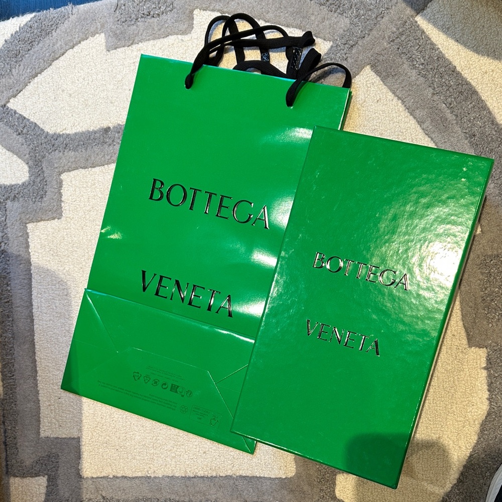 Bottega Veneta Vibrant Green Bag and Box Set